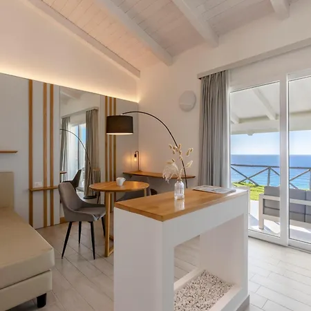 Midenza Seaside & Nature Retreat 호텔 4*