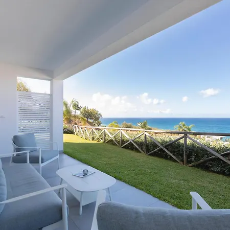 Midenza Seaside & Nature Retreat Отель Капо-Ватикано